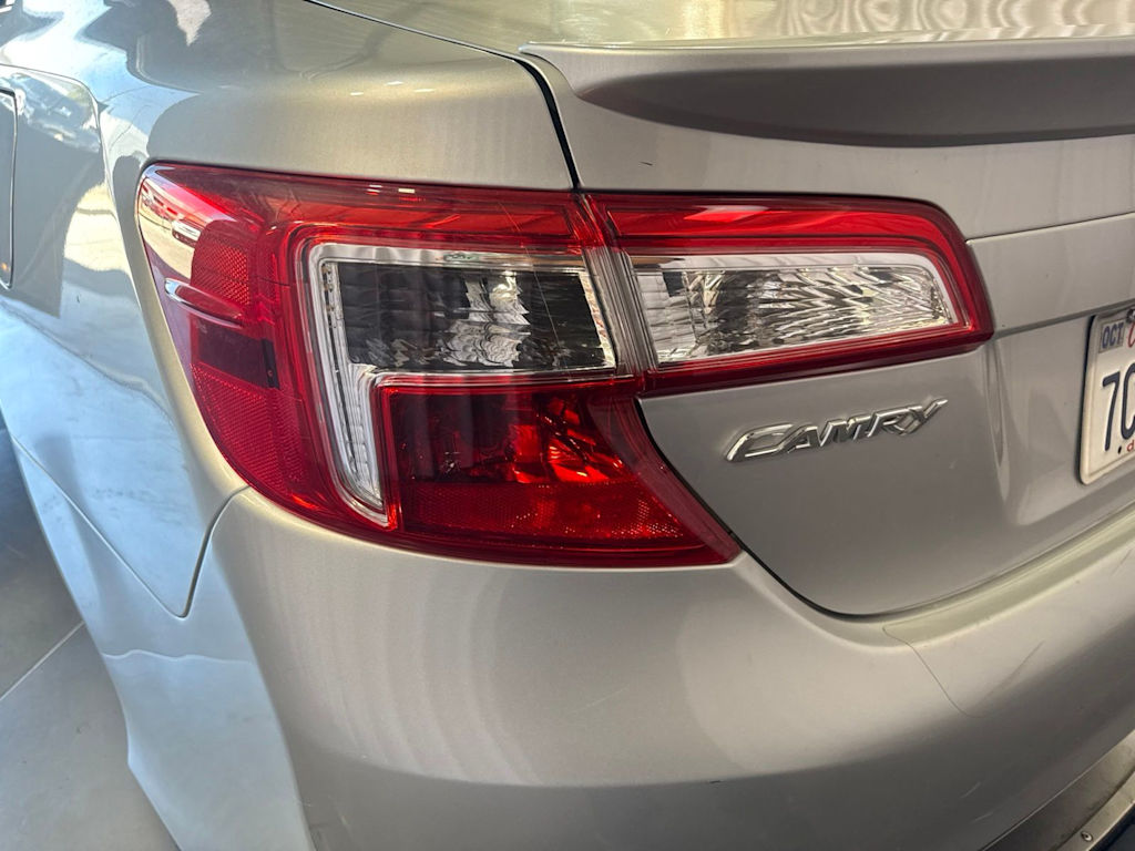 Thumbnail: 2013 Toyota Camry - 19