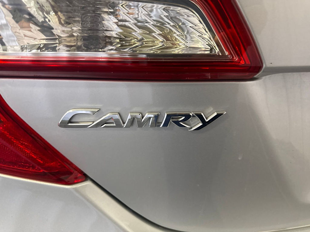 Thumbnail: 2013 Toyota Camry - 6
