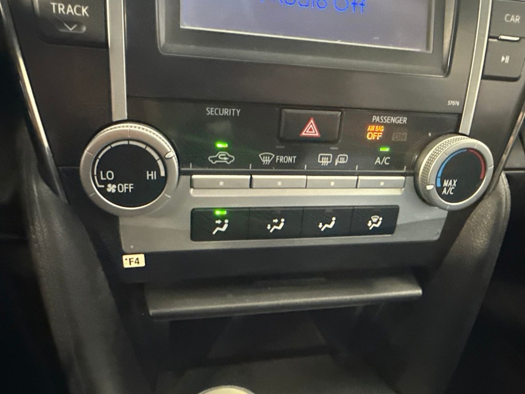 Thumbnail: 2013 Toyota Camry - 29