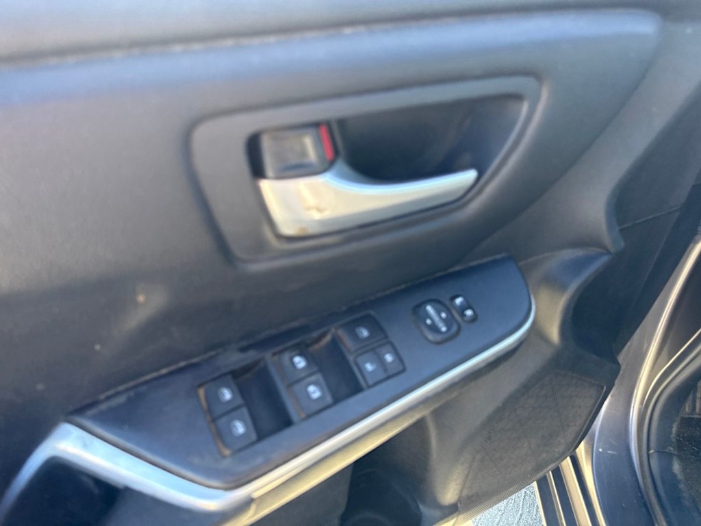 Thumbnail: 2015 Toyota Camry - 20