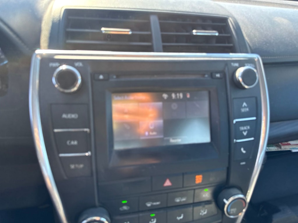 Thumbnail: 2015 Toyota Camry - 9