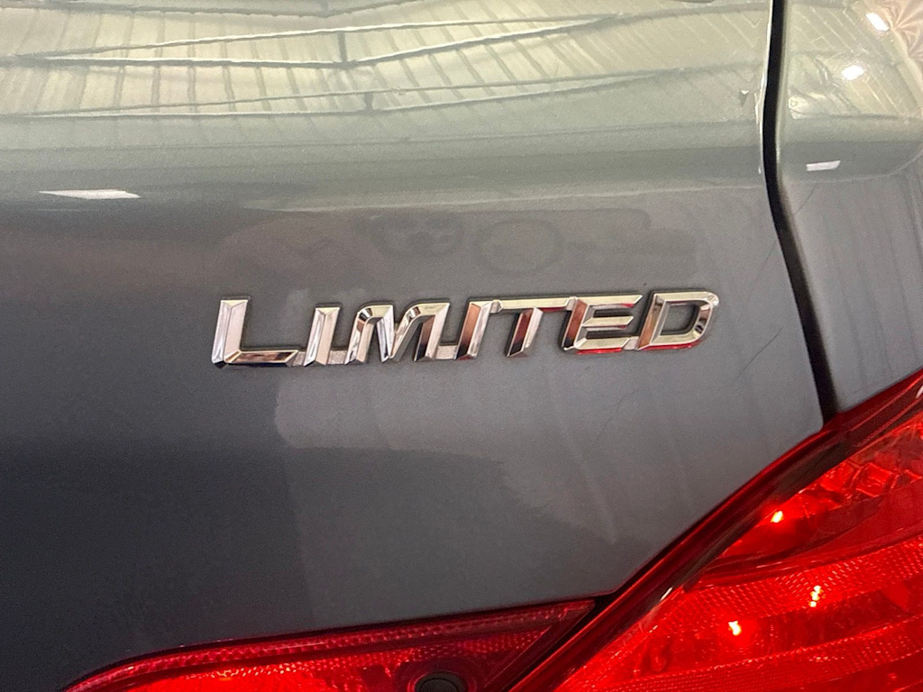 Thumbnail: 2005 Toyota Avalon - 21