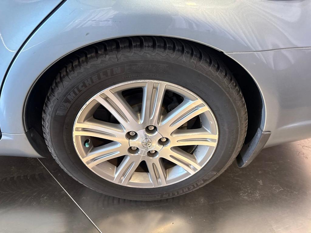 Thumbnail: 2005 Toyota Avalon - 8