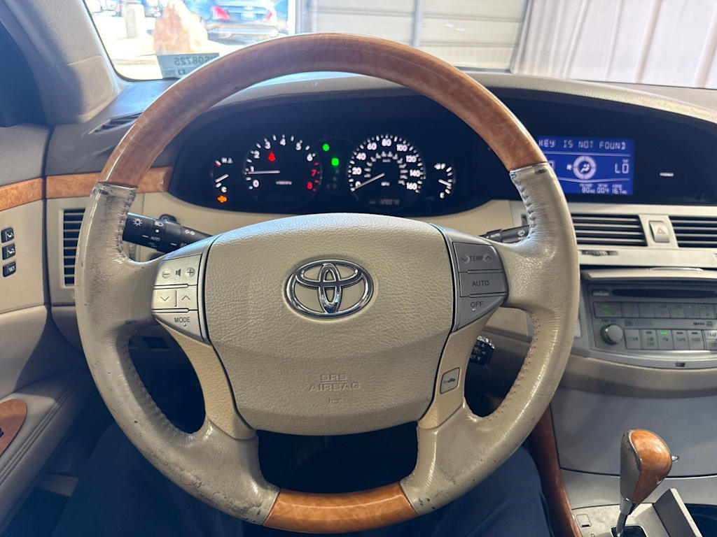 Thumbnail: 2005 Toyota Avalon - 2