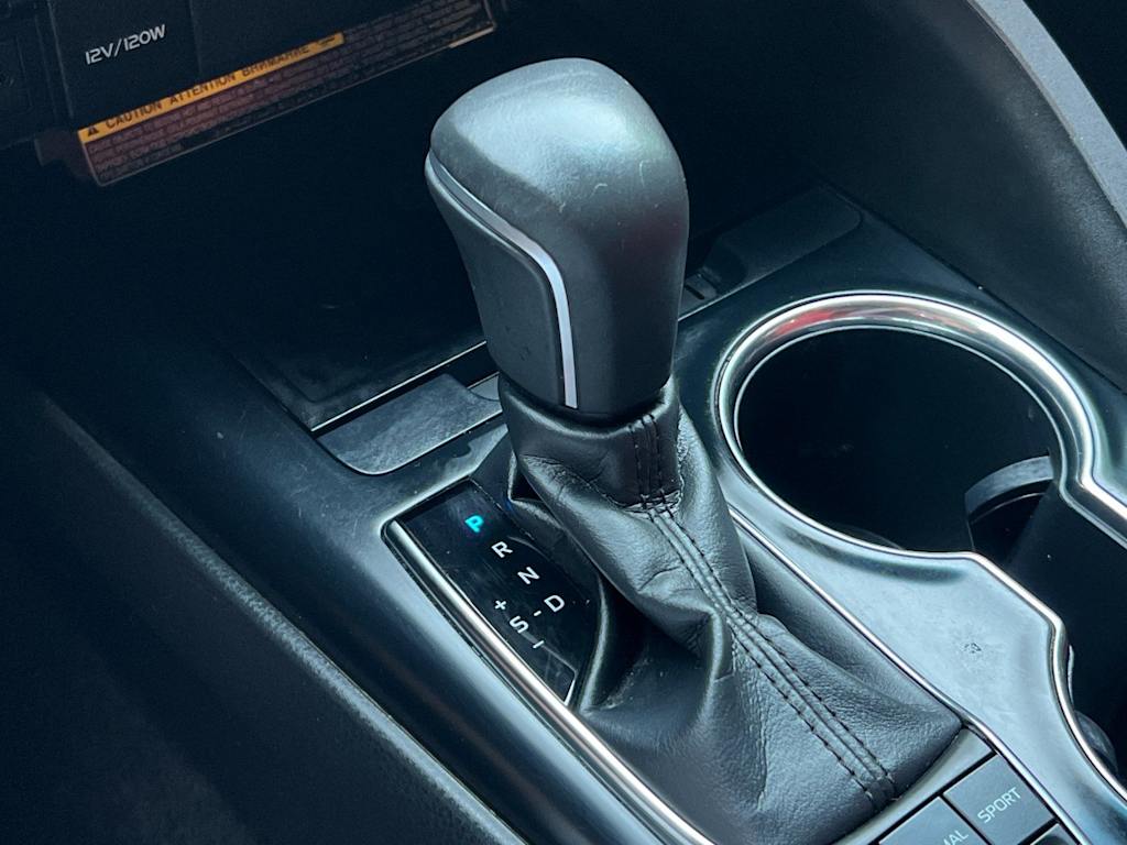 Thumbnail: 2019 Toyota Camry - 14