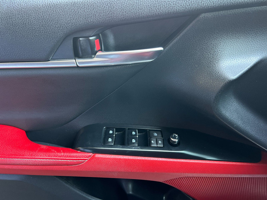 Thumbnail: 2019 Toyota Camry - 21