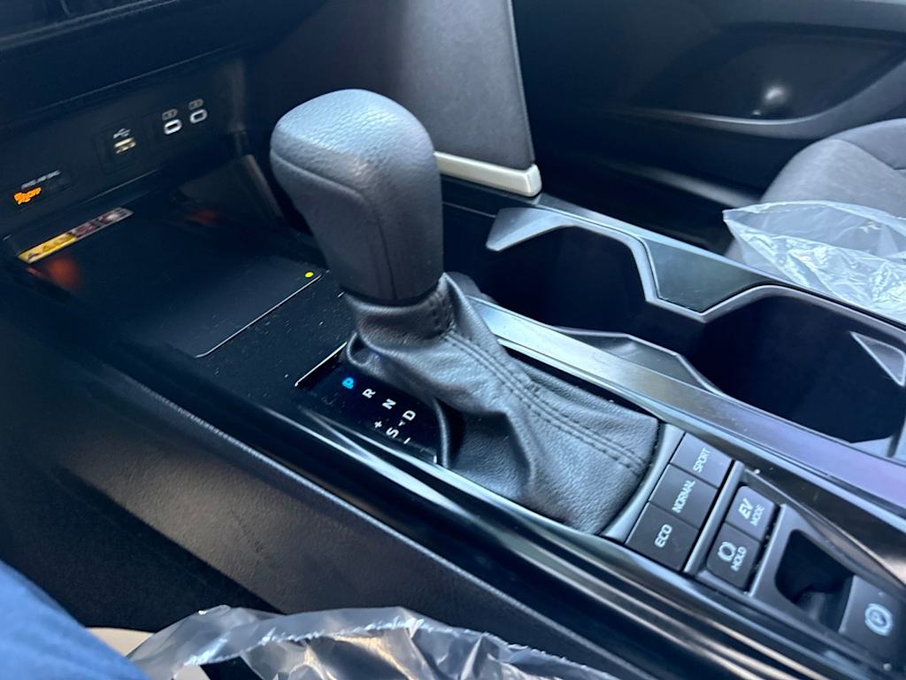 Thumbnail: 2025 Toyota Camry - 11