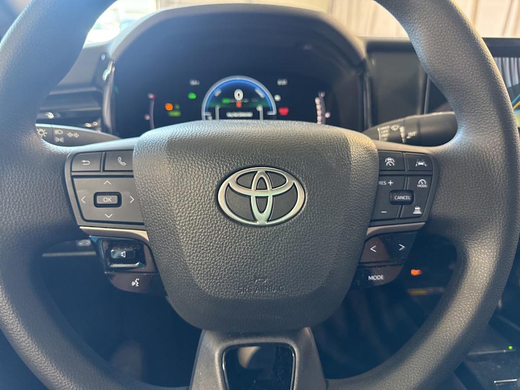 Thumbnail: 2025 Toyota Camry - 24