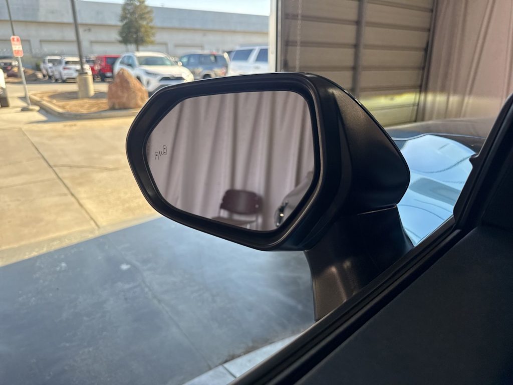 Thumbnail: 2025 Toyota Camry - 19
