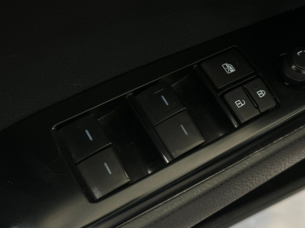 Thumbnail: 2025 Toyota Camry - 23