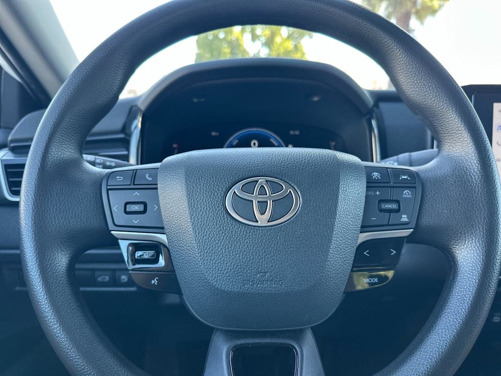 Thumbnail: 2025 Toyota Camry - 27