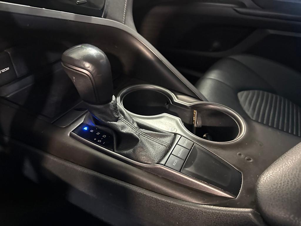 Thumbnail: 2022 Toyota Camry - 12