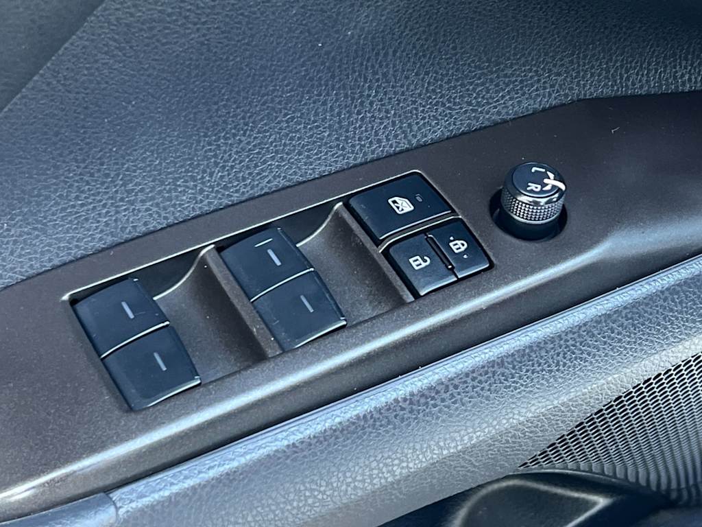 Thumbnail: 2022 Toyota Camry - 23