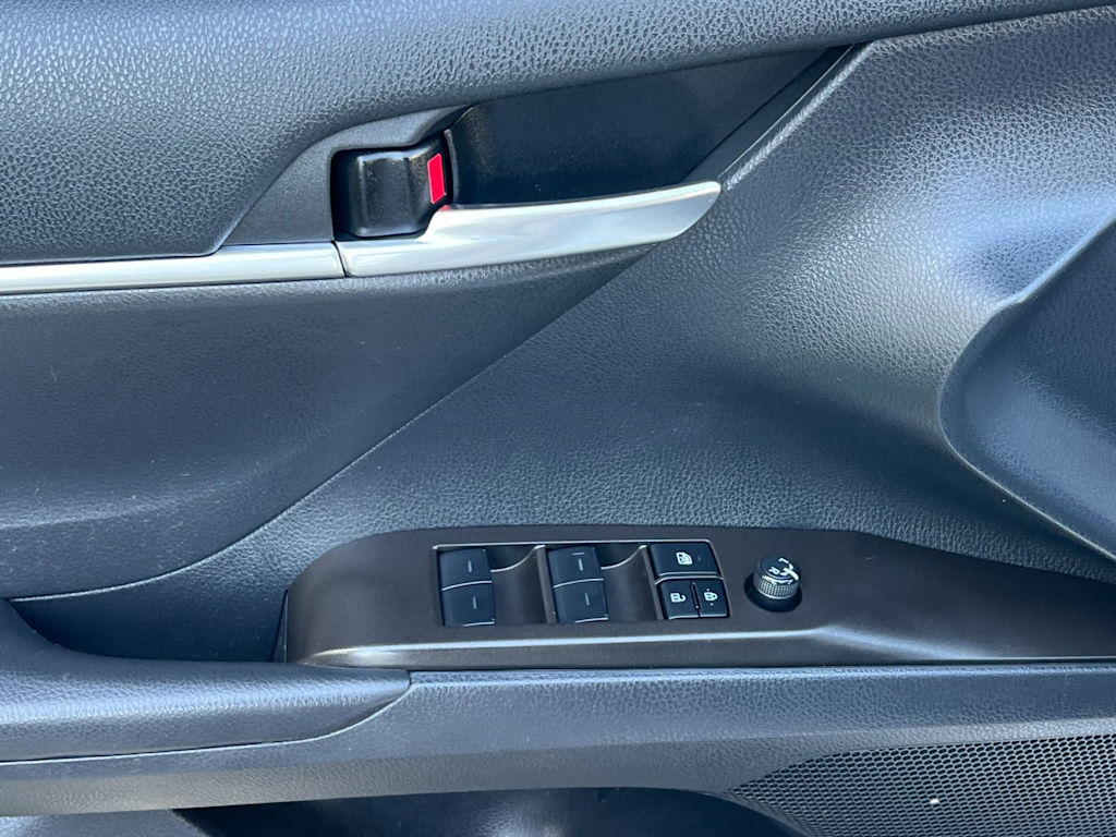 Thumbnail: 2022 Toyota Camry - 22