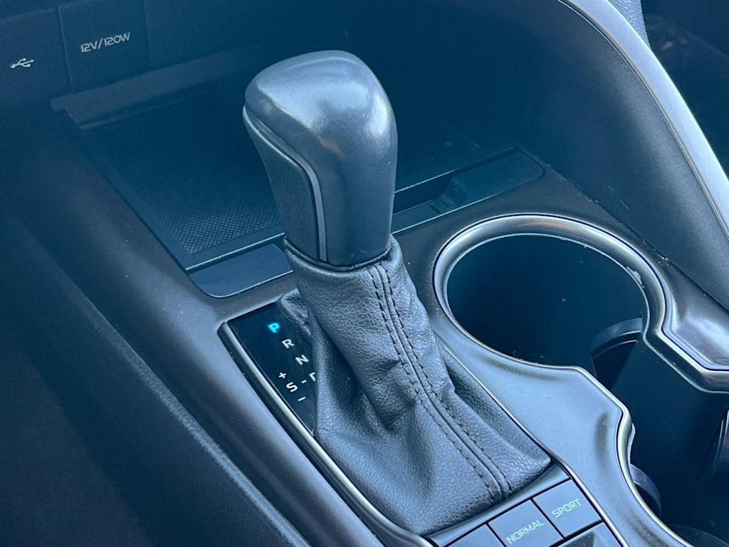 Thumbnail: 2022 Toyota Camry - 14