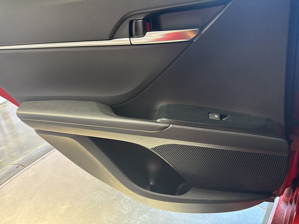 Thumbnail: 2020 Toyota Camry - 19