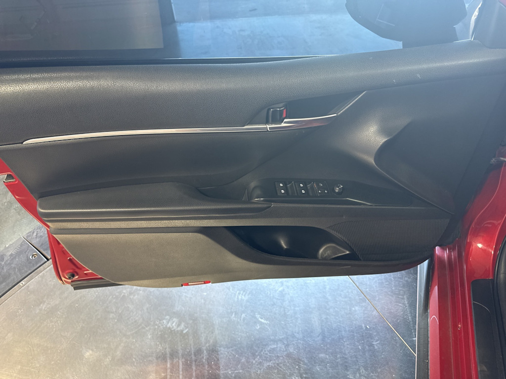 Thumbnail: 2020 Toyota Camry - 21