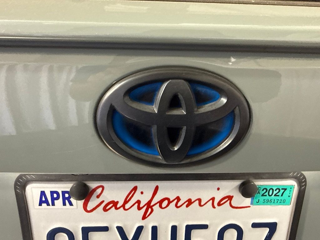 Thumbnail: 2023 Toyota RAV4 - 21