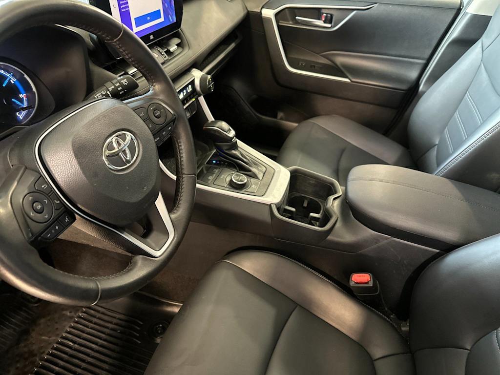 Thumbnail: 2023 Toyota RAV4 - 9
