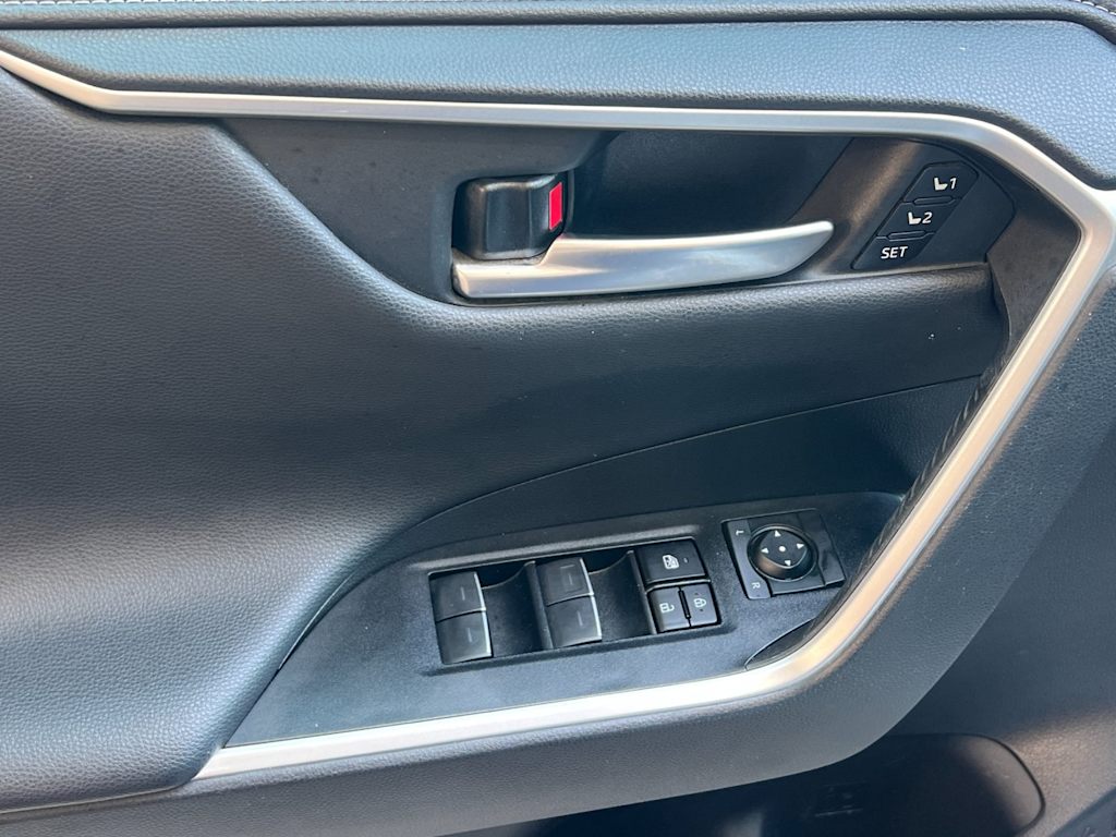 Thumbnail: 2023 Toyota RAV4 - 23