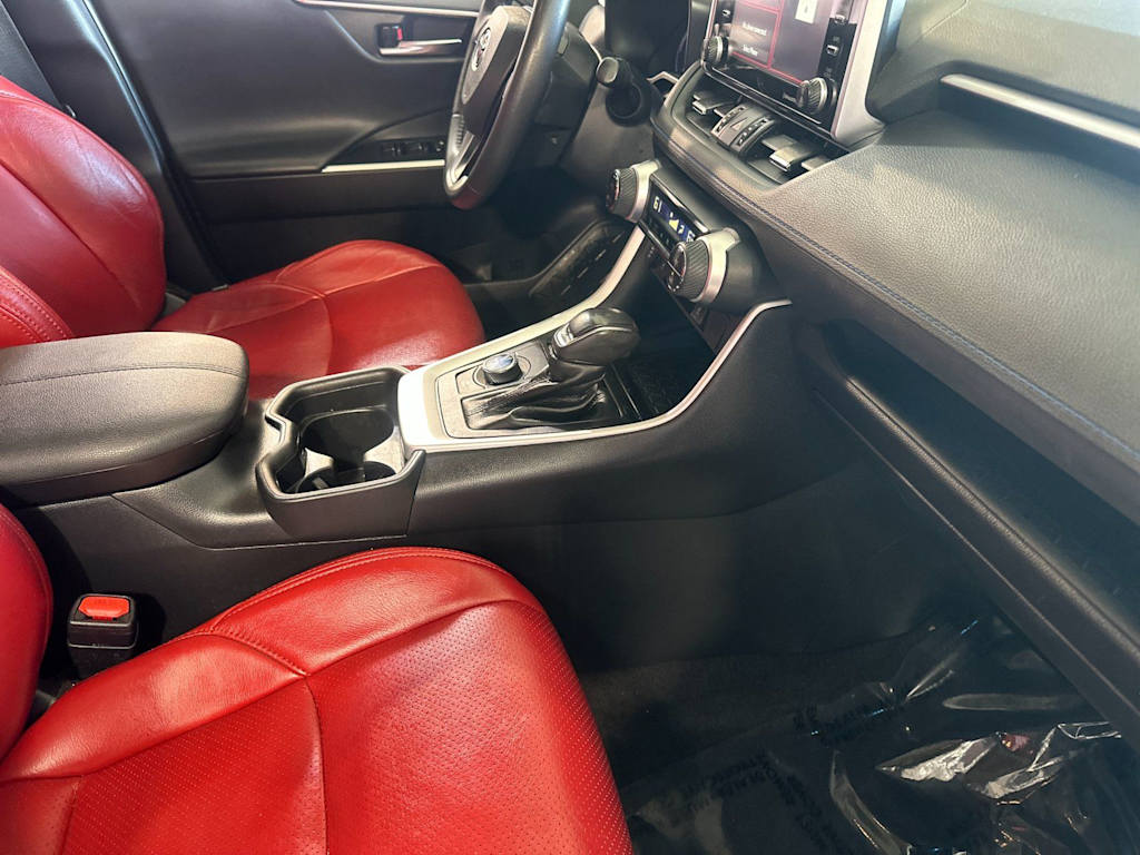Thumbnail: 2021 Toyota RAV4 - 13