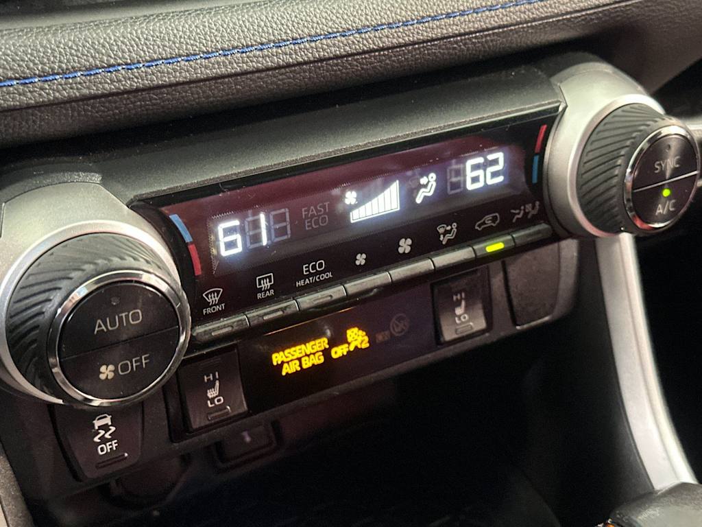 Thumbnail: 2021 Toyota RAV4 - 25