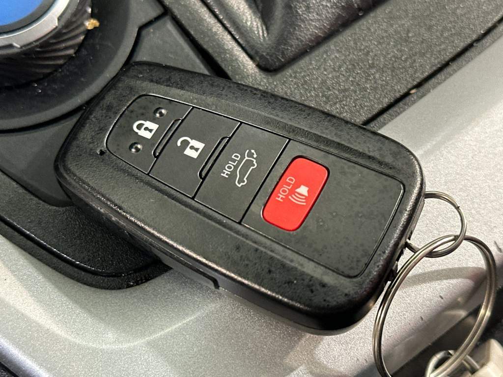 Thumbnail: 2021 Toyota RAV4 - 29