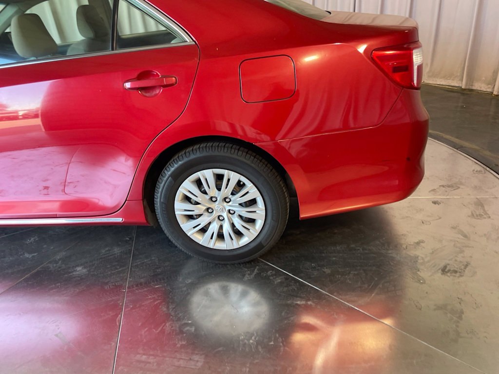 Thumbnail: 2012 Toyota Camry - 10