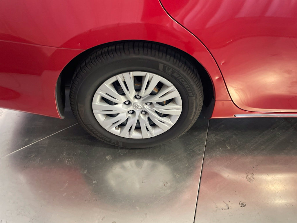 Thumbnail: 2012 Toyota Camry - 20