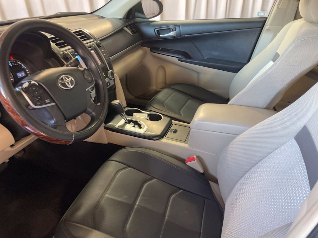 Thumbnail: 2012 Toyota Camry - 7