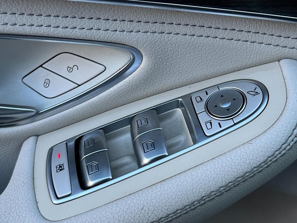 Thumbnail: 2015 Mercedes-Benz C-Class - 22