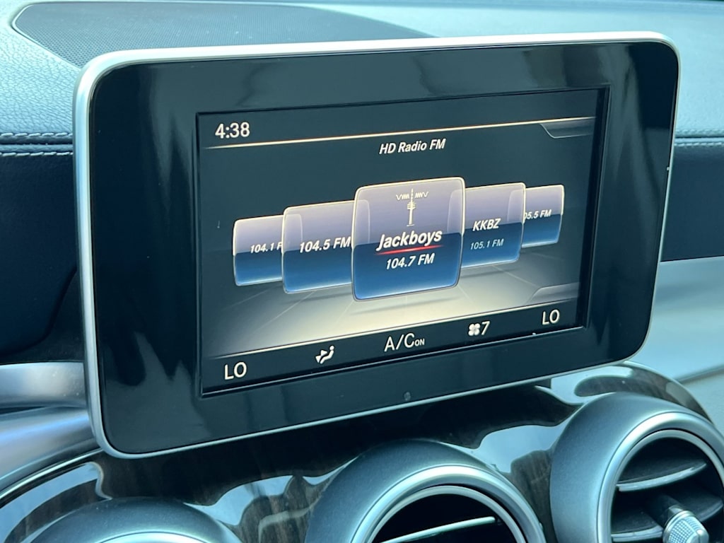 Thumbnail: 2015 Mercedes-Benz C-Class - 14