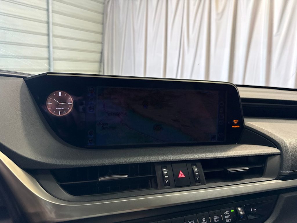 Thumbnail: 2019 Lexus ES - 27