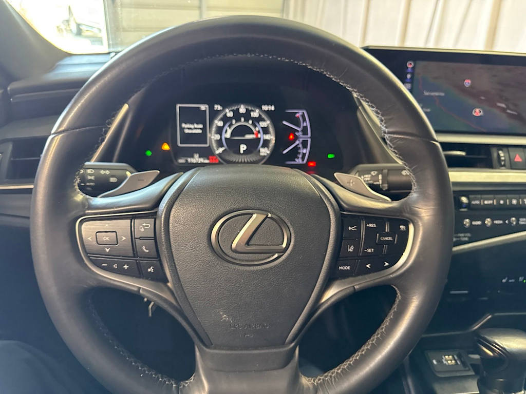 Thumbnail: 2019 Lexus ES - 2