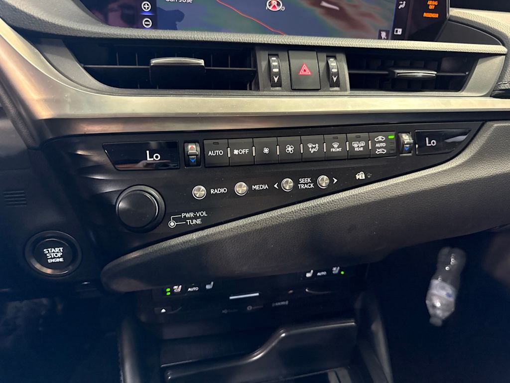 Thumbnail: 2019 Lexus ES - 28