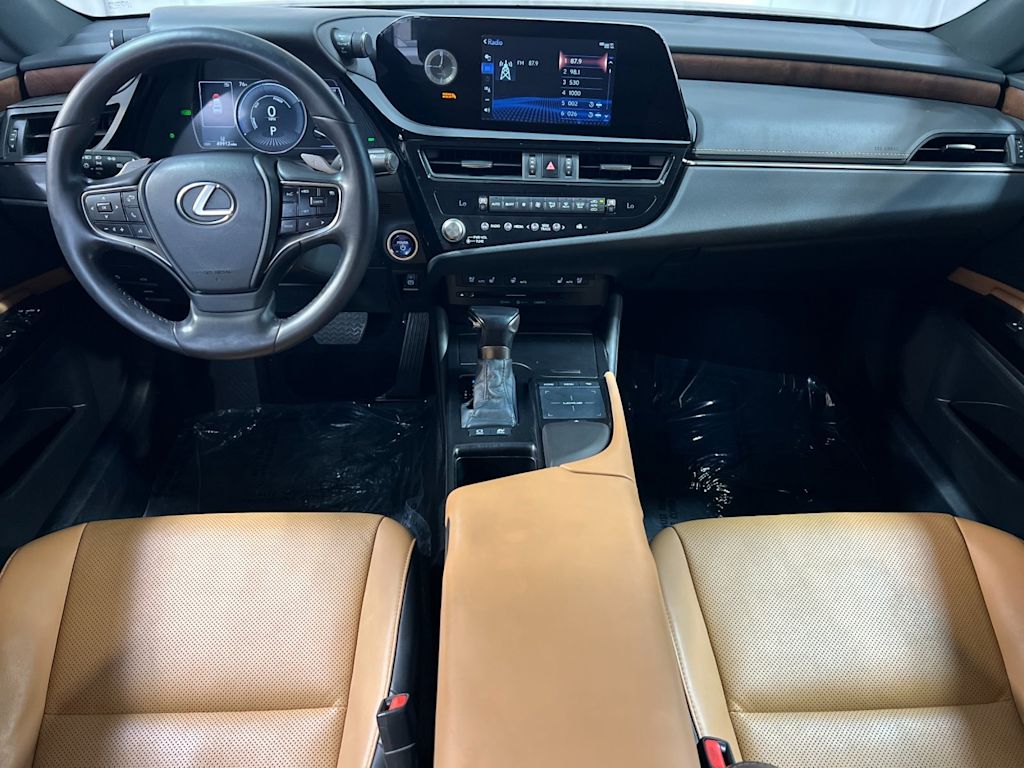 Thumbnail: 2022 Lexus ES - 2