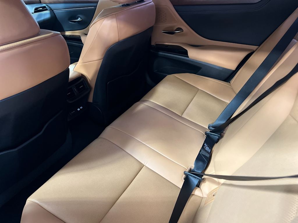 Thumbnail: 2022 Lexus ES - 10