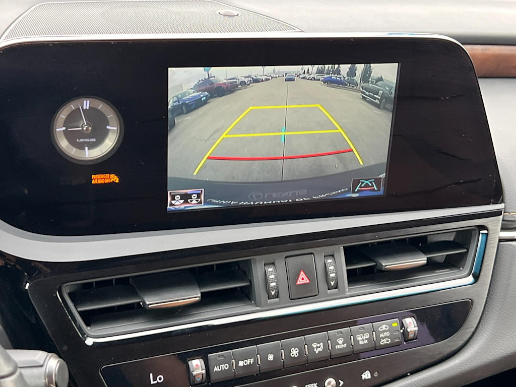 Thumbnail: 2022 Lexus ES - 24