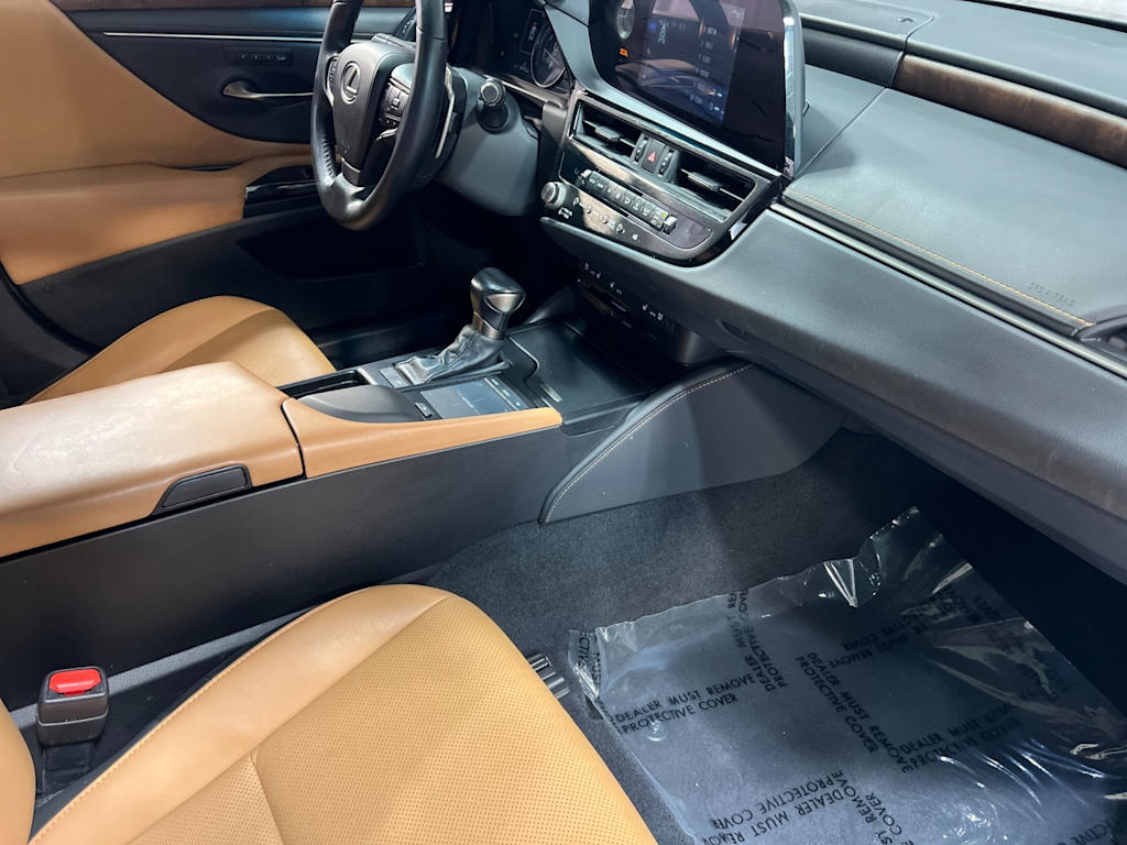 Thumbnail: 2022 Lexus ES - 12