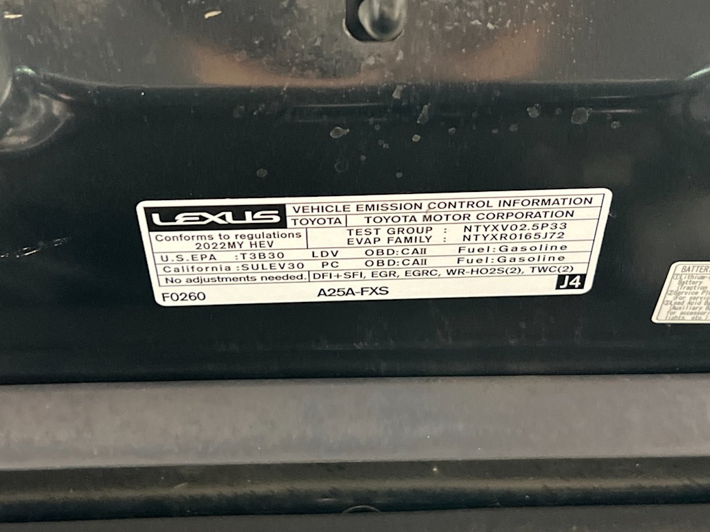 Thumbnail: 2022 Lexus ES - 17