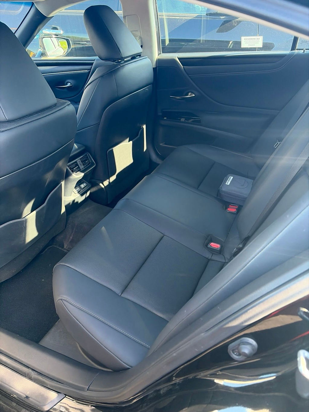 Thumbnail: 2025 Lexus ES - 3