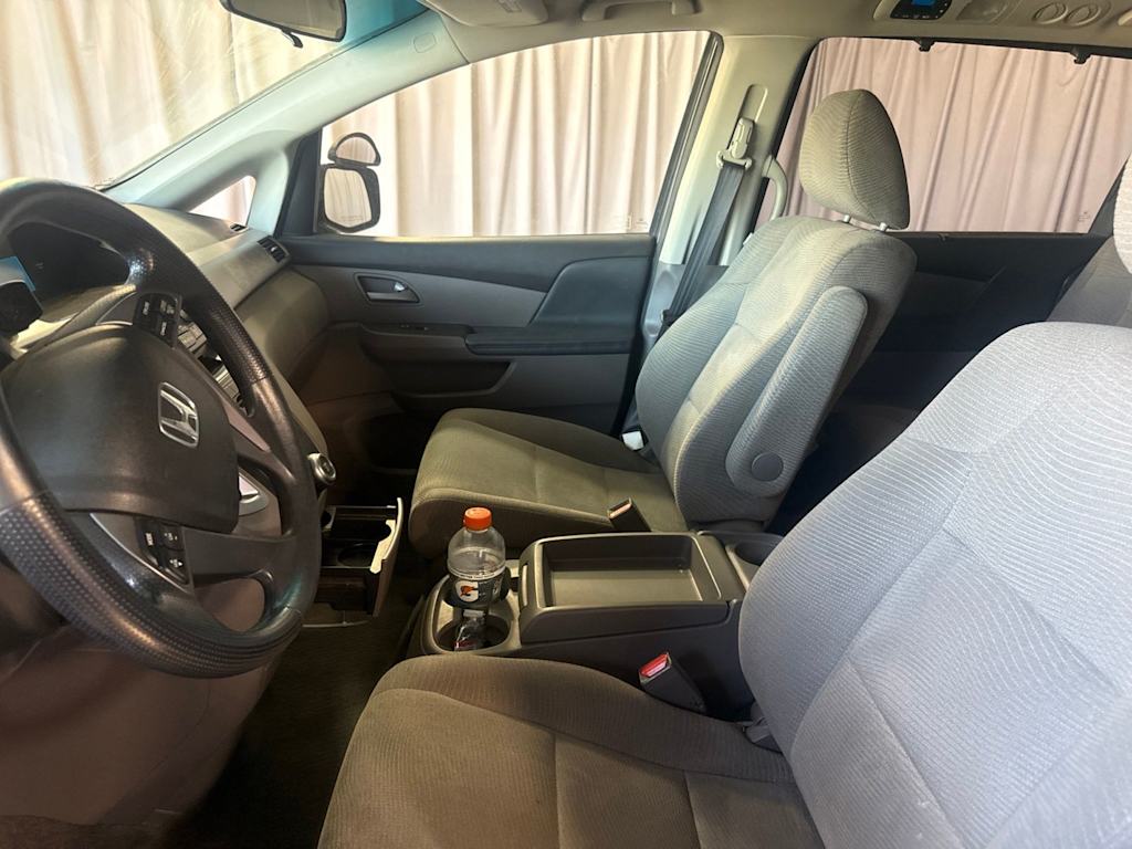Thumbnail: 2011 Honda Odyssey - 8