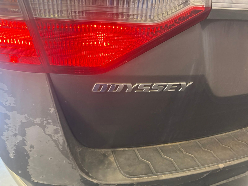 Thumbnail: 2011 Honda Odyssey - 18