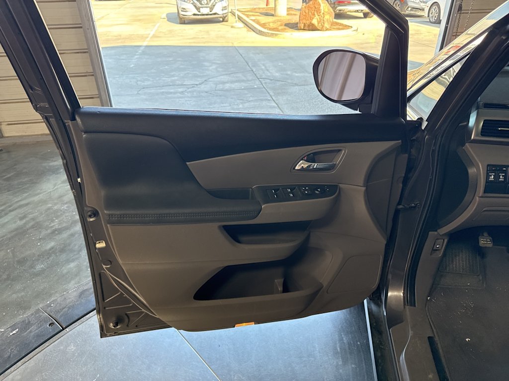 Thumbnail: 2016 Honda Odyssey - 17