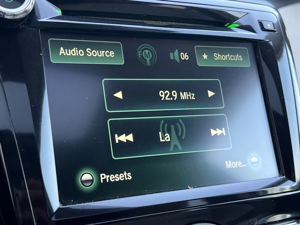 Thumbnail: 2015 Honda Odyssey - 14