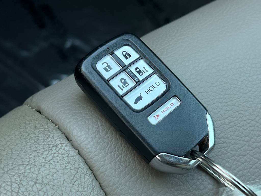 Thumbnail: 2015 Honda Odyssey - 18