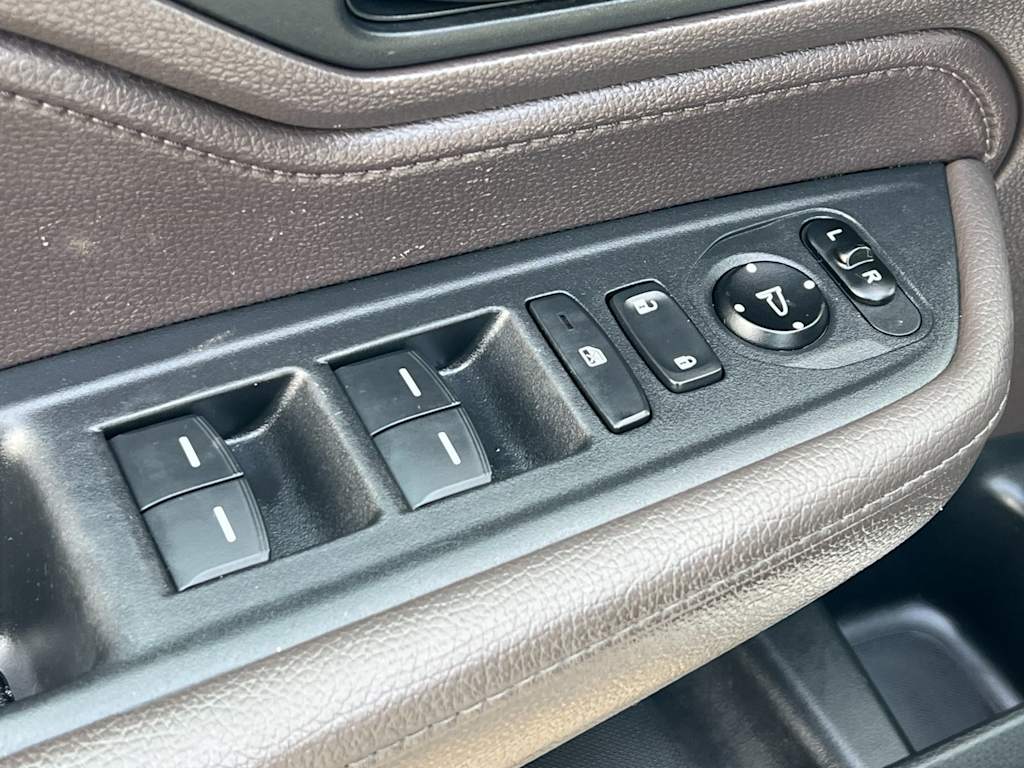 Thumbnail: 2018 Honda Odyssey - 23