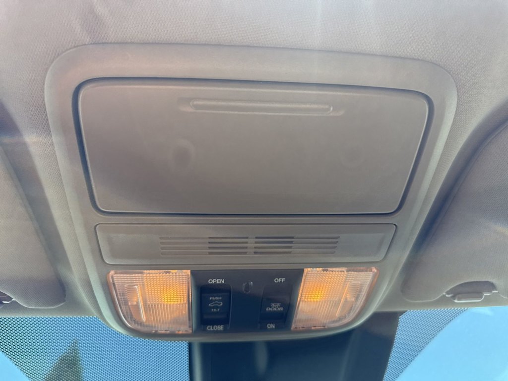 Thumbnail: 2020 Honda Odyssey - 21