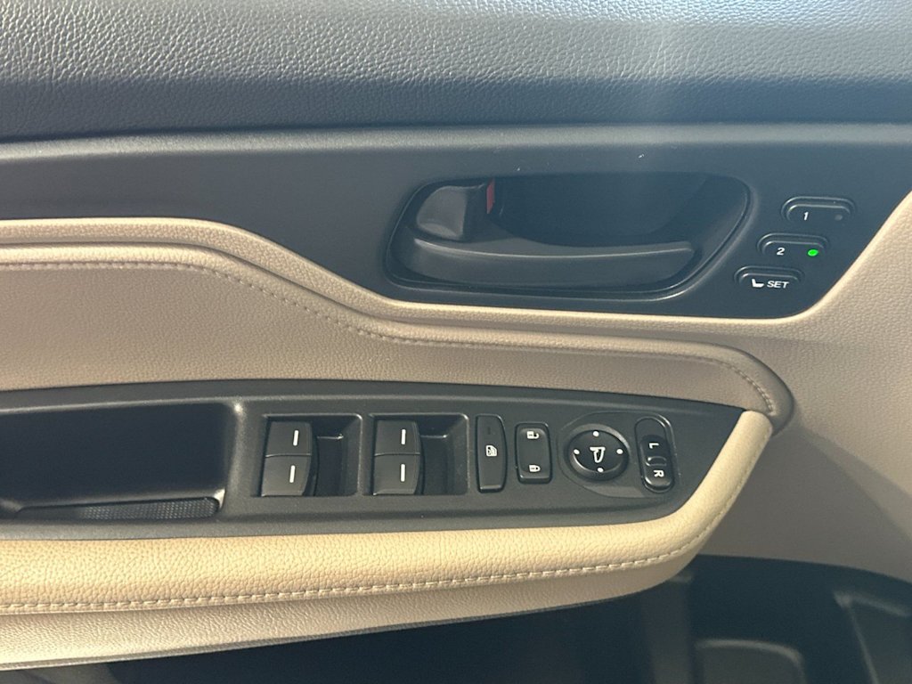 Thumbnail: 2019 Honda Odyssey - 21