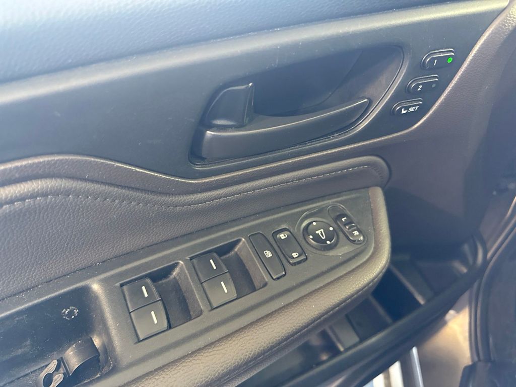 Thumbnail: 2019 Honda Odyssey - 21